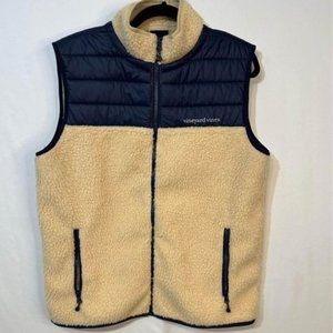 Vineyard Vines mens Sherpa puffs vest. Size medium. Excellent condition.